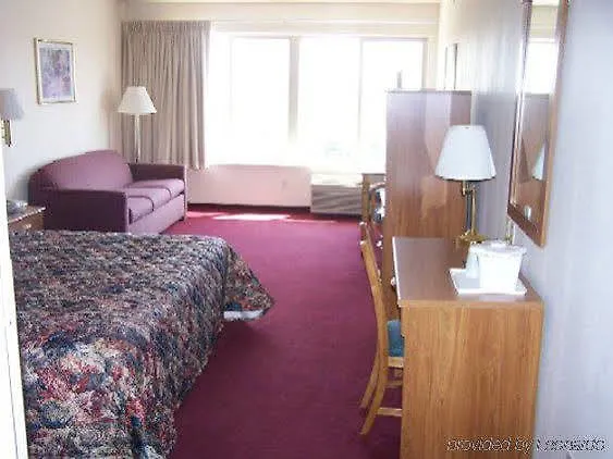 Travelers Inn Convention Ctr