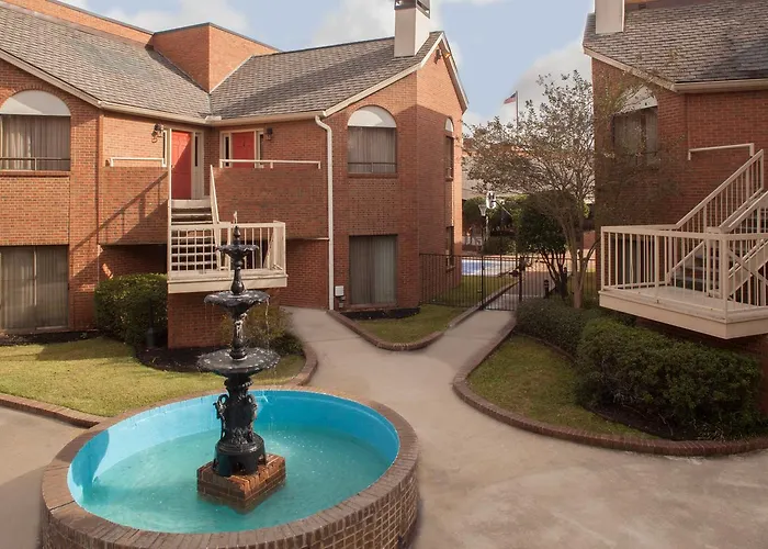 Cloverleaf Suites Baton Rouge
