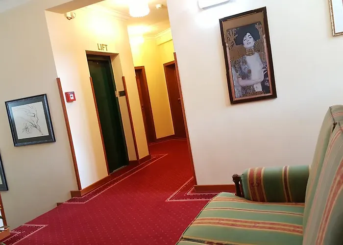 Paul'S Hotel