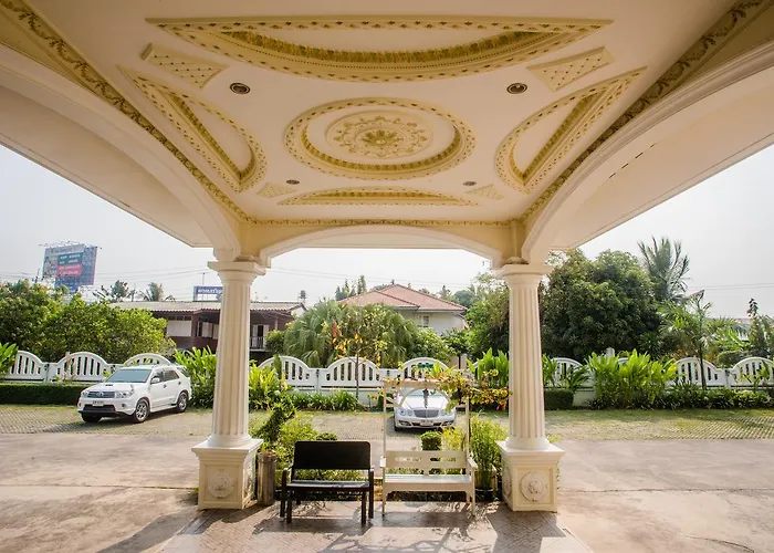 Monrawee Pavilion Resort