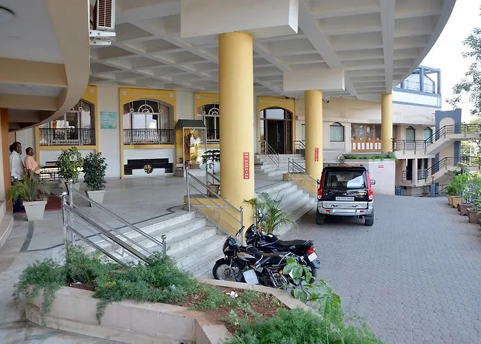 Hotel Pooja International