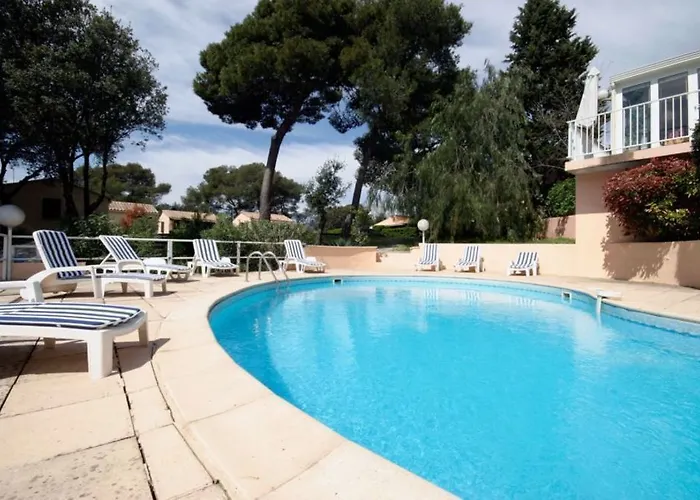Le Relais Des Lavandins Le Muy