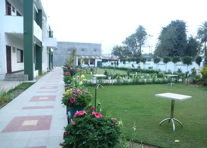 Hotel Whistling Greens