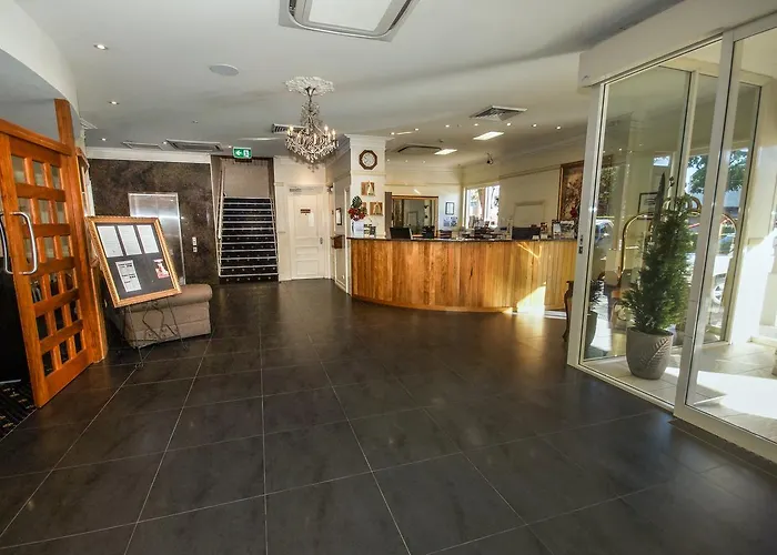 Isa Hotel