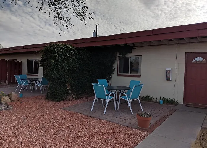 Red Rock Motel And Dam Motel