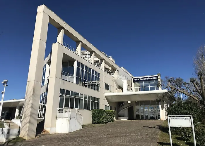 Hotel Biarritz Atlantique - Lycee Hotelier - Management School
