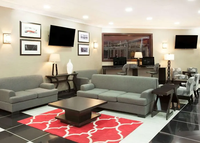 Ramada Plaza By Wyndham Chicago North Shore