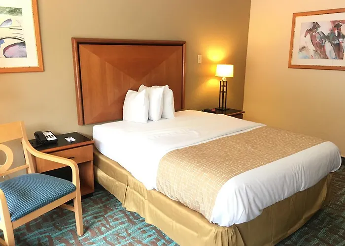 Oyo Hotel Harriman Near I-40