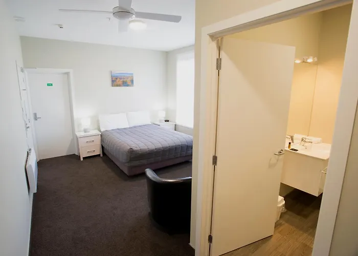 Stumpers Hotel