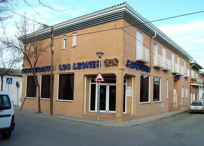 Hotel Los Leones, El Mas Cercano A Warner