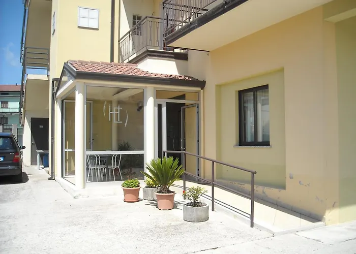 Hotel Caimo Bed-Breakfast