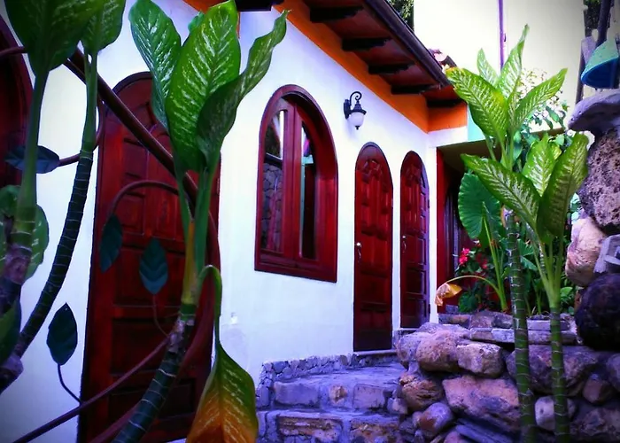 HOTEL CUNA MAYA B y B