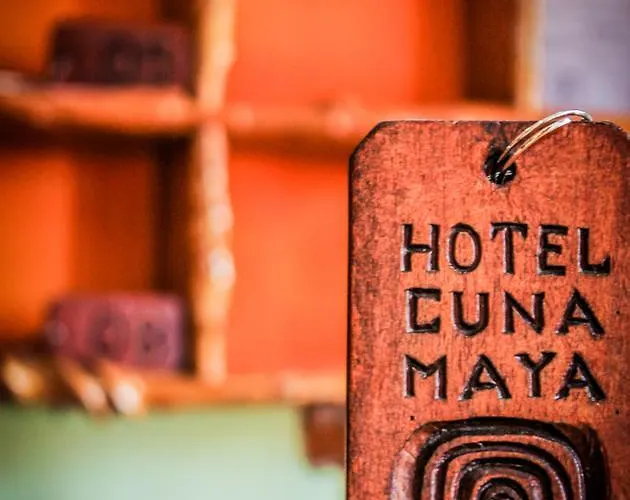 HOTEL CUNA MAYA B y B