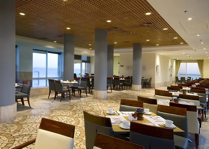 Arena Hotel By The Beach
