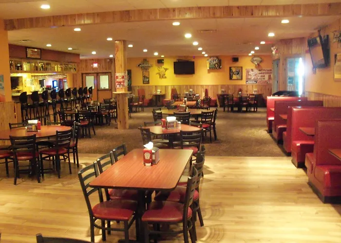 Norwood Inn & Suites Worthington