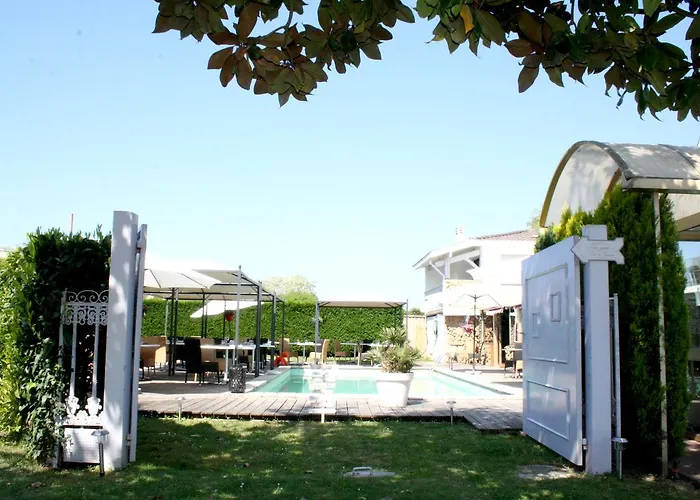 Logis Hotel Le Relais Des Plages