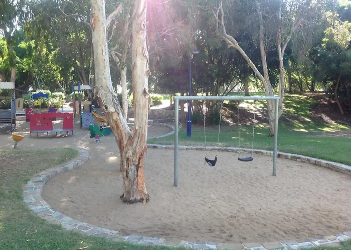 Tannum Sands Hotel / Motel