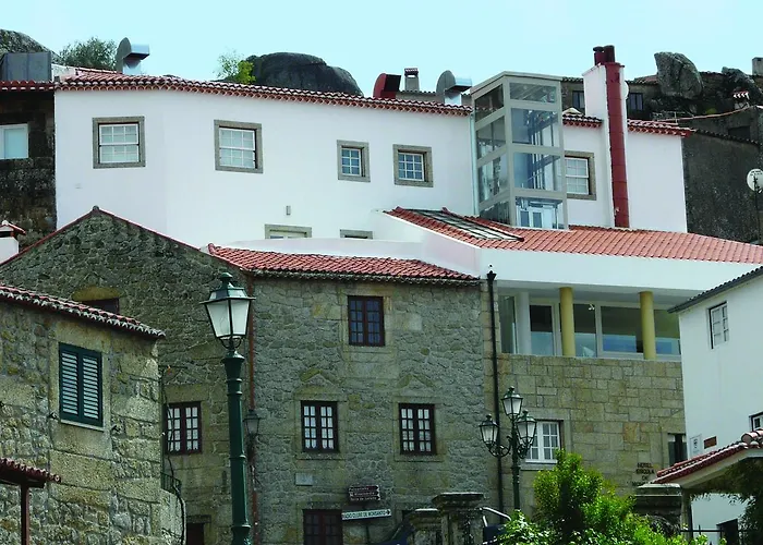 Monsanto Geohotel Escola