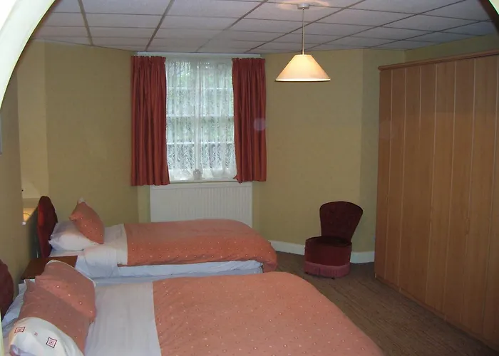 Canterbury Hotel Cottages And Apartment'S