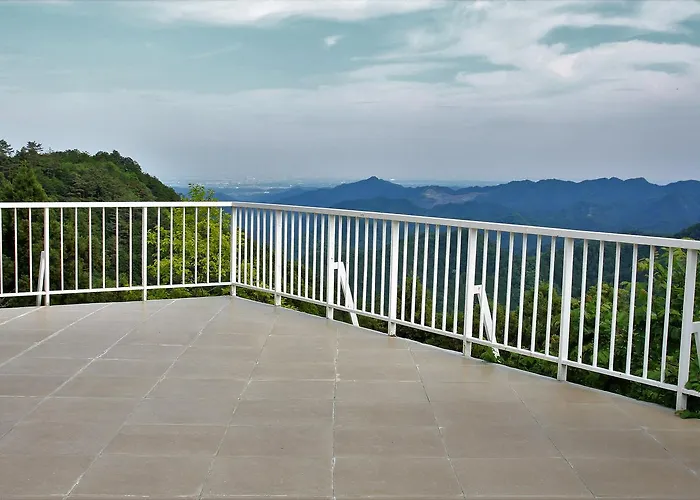 Shomarutoge Garden House