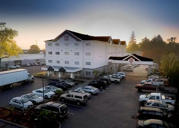 Portland Suites Airport East Fairview