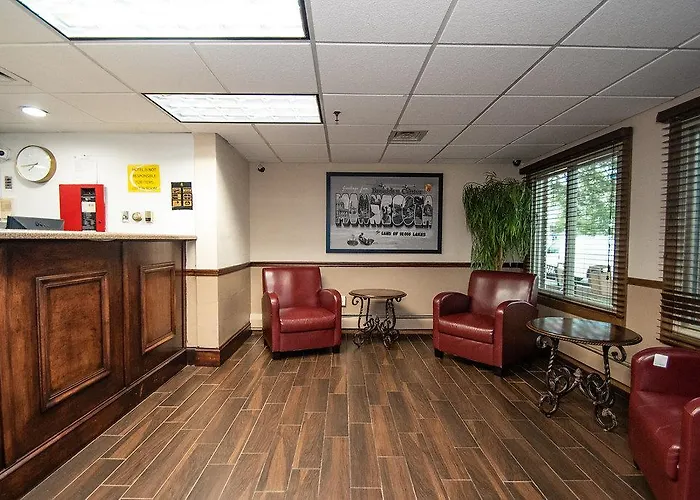Super 8 By Wyndham Brooklyn Center/Mpls