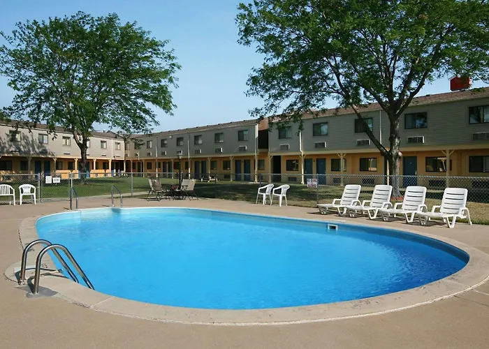 Days Inn By Wyndham Bowling Green