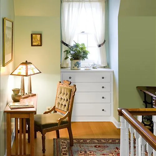 Harrison House Bed And Breakfast