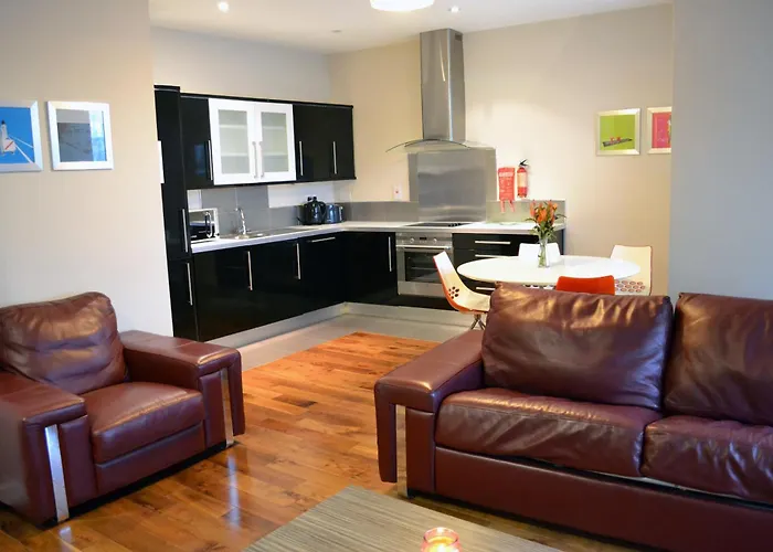 Carrick Plaza Suites And Apartments