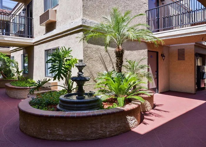 Laguna Inn And Suites
