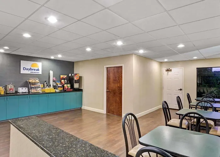 Days Inn - Chapel Hill