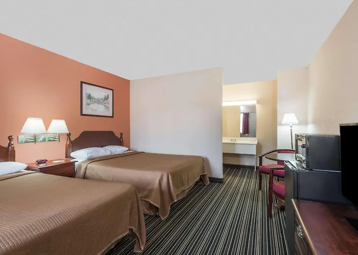 Days Inn By Wyndham Lenox Ma