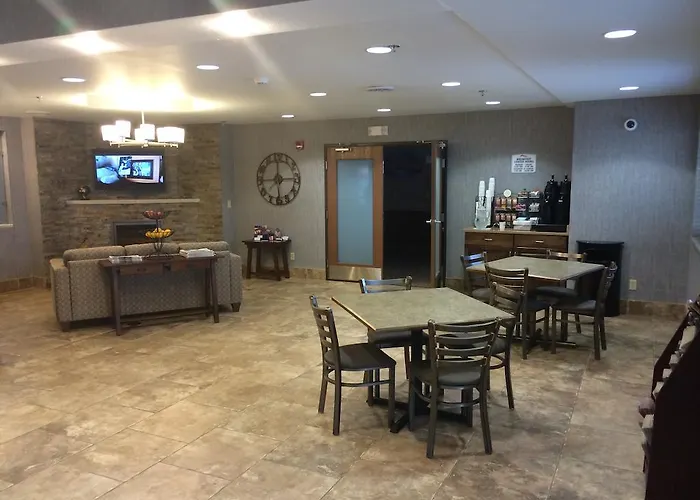 Baymont By Wyndham Minot