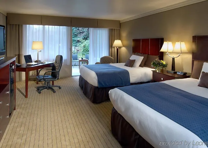 Nichols Village Hotel And Spa