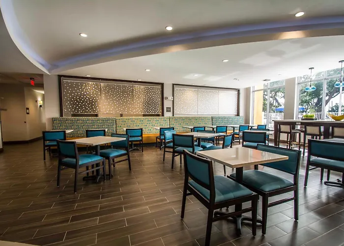 Comfort Suites Fort Lauderdale Airport South & Cruise Port