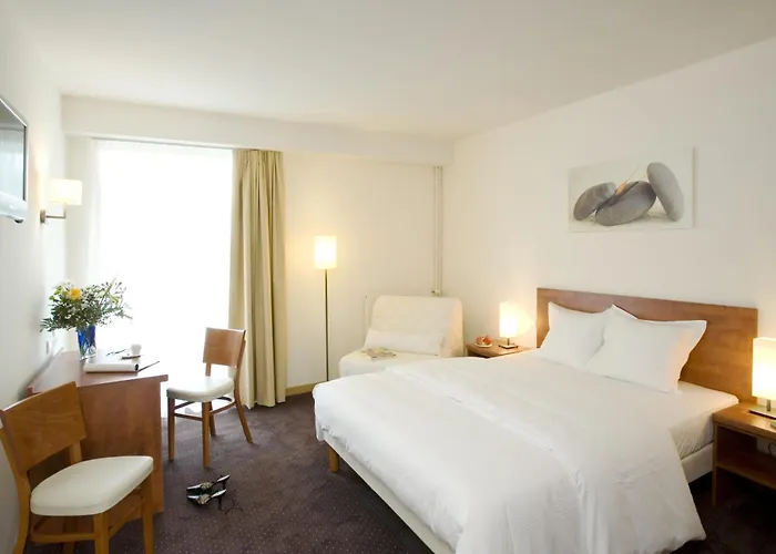Logis Hotel Restaurant La Riviere