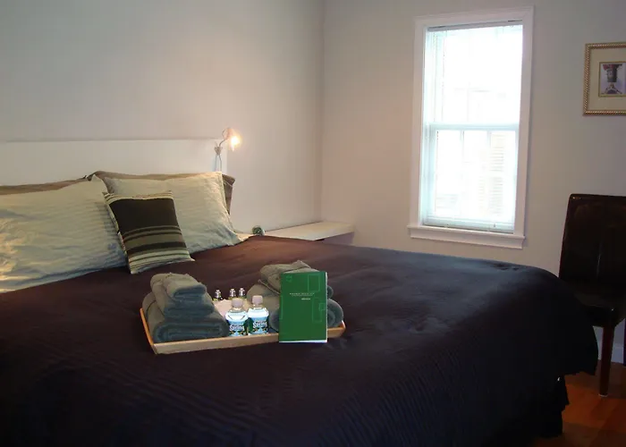 Whitman House - Bed And Breakfast