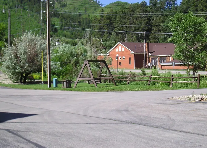 Black Hills Inn & Suites