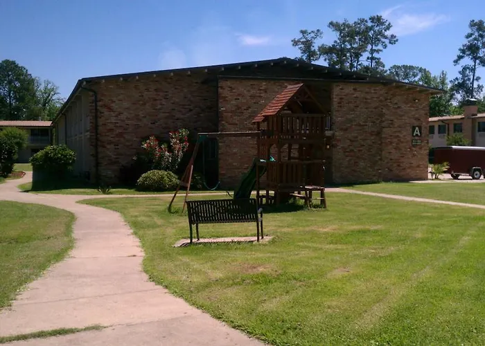Richmond Suites Hotel