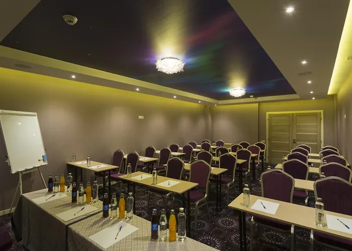 Exclusive Hotel & More