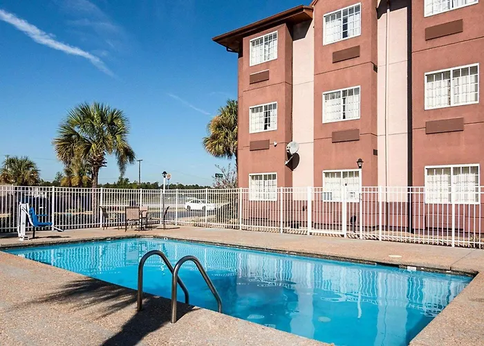 Econo Lodge Inn & Suites Natchitoches
