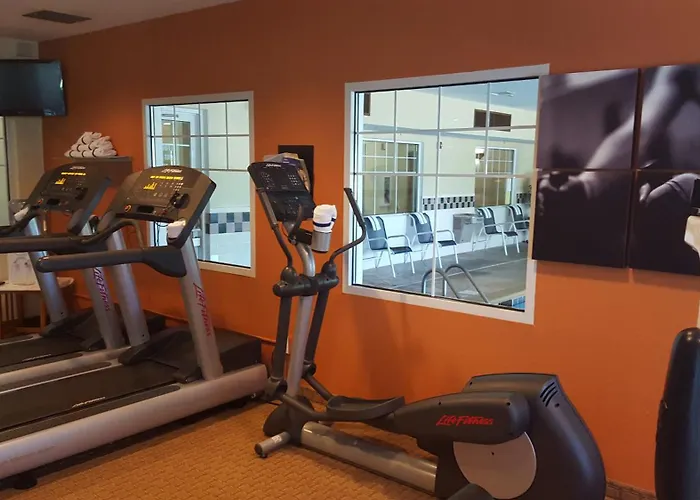 Country Inn & Suites By Radisson Bloomington-Normal West, Il