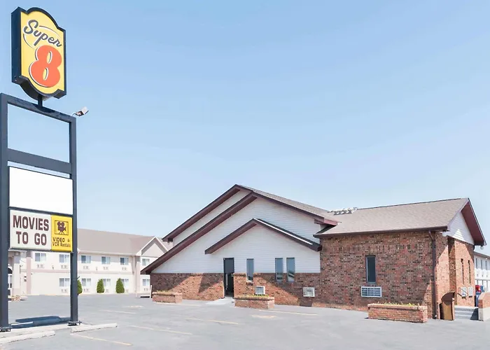 Super 8 By Wyndham Glendive Hotel