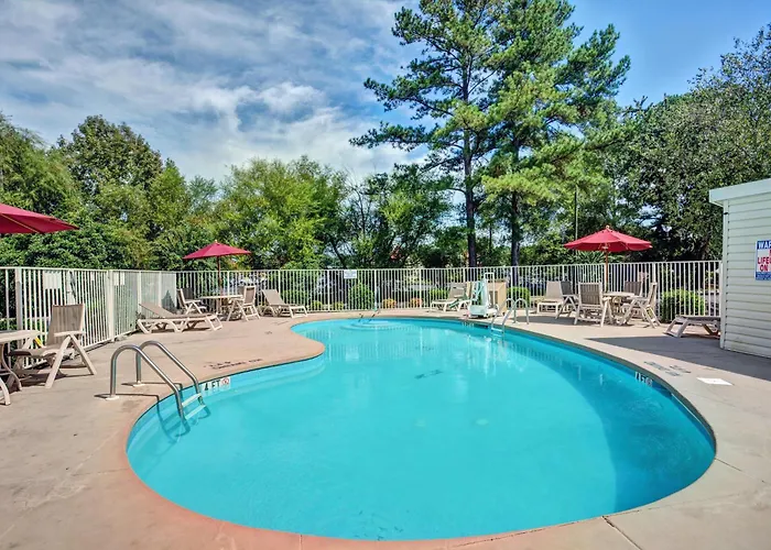 Travelodge By Wyndham Fayetteville