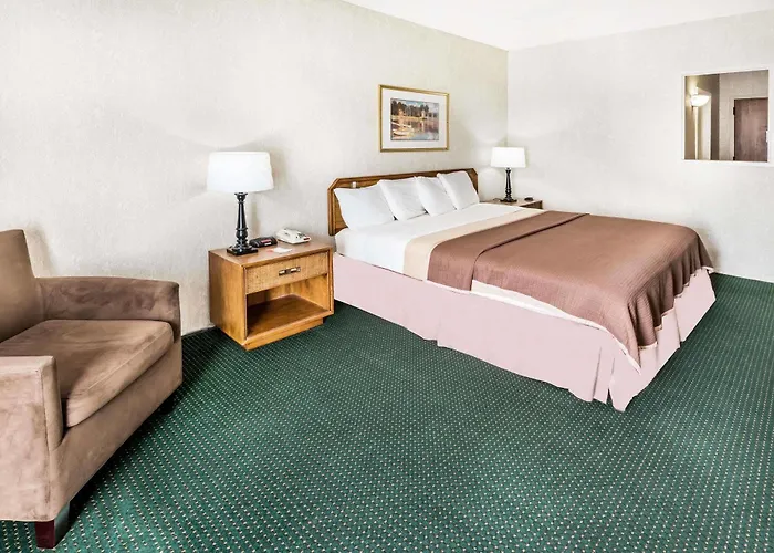 Howard Johnson By Wyndham Milford/New Haven