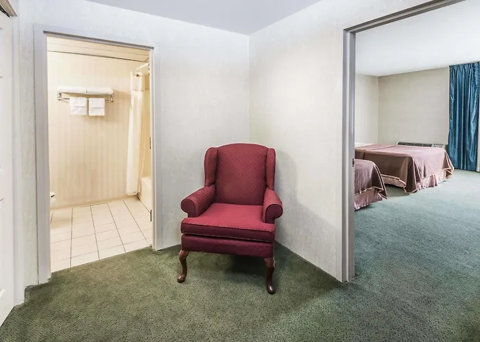 Howard Johnson By Wyndham Milford/New Haven
