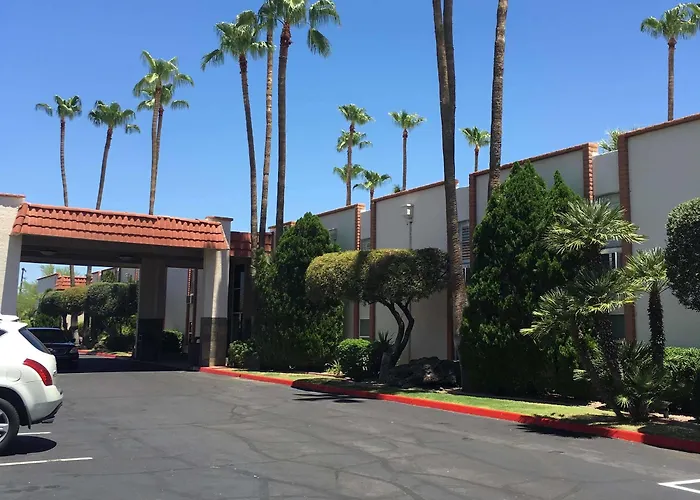Ramada By Wyndham Tempe Near Asu