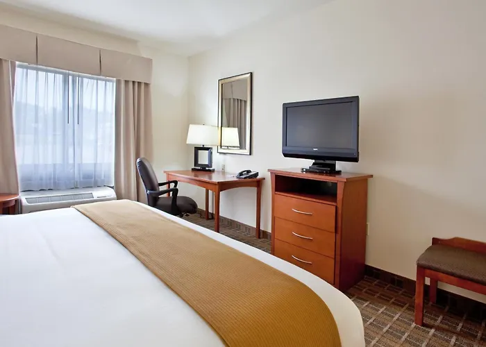 Holiday Inn Express & Suites - Hardeeville-Hilton Head By Ihg