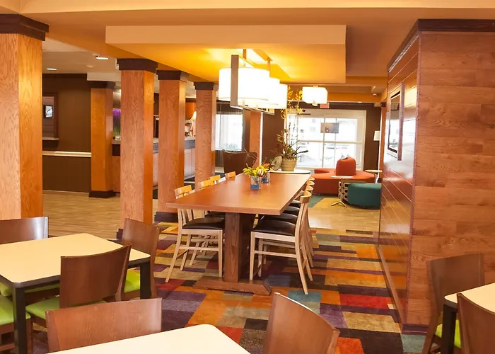 Comfort Inn & Suites Akron South
