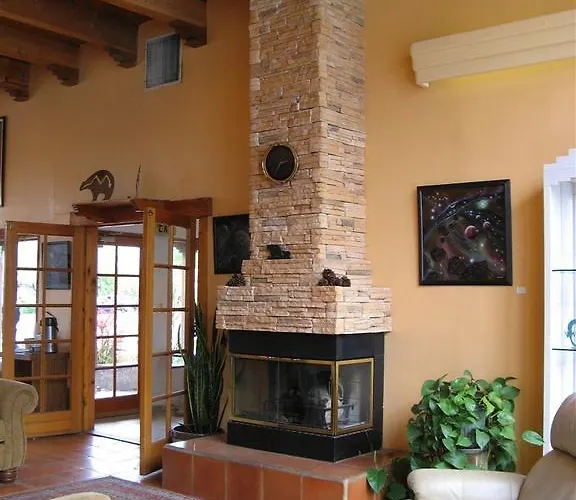 Indian Hills Inn, Taos Plaza